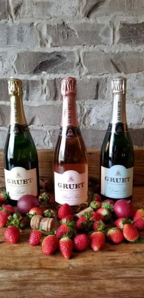 Wine & strawberries