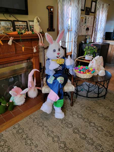 Easter Bunny at Cliff View