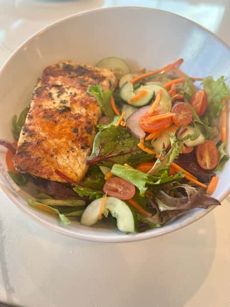 Grilled Salmon & Mixed Greens
