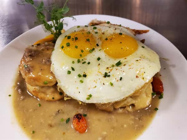 sunny side up eggs on chicken biscuits