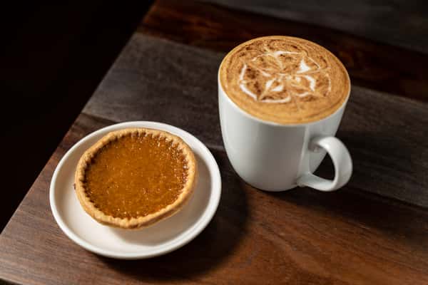 Pumpkin pie latte with mini pumpkin pie