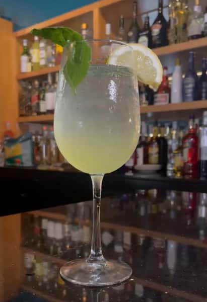 Limoncello Spritz