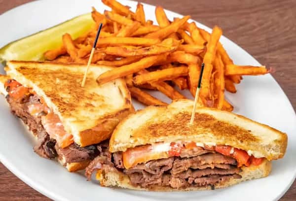 Roast Beef & Bleu Cheese Sandwich