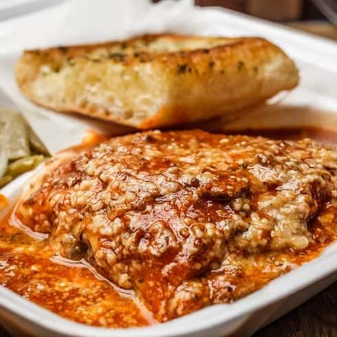 Deli curry with bread