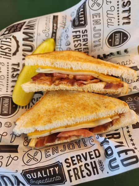 Bacon & Tomato Grilled Cheese