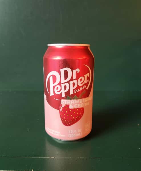 Dr Pepper Strawberries & Cream Can