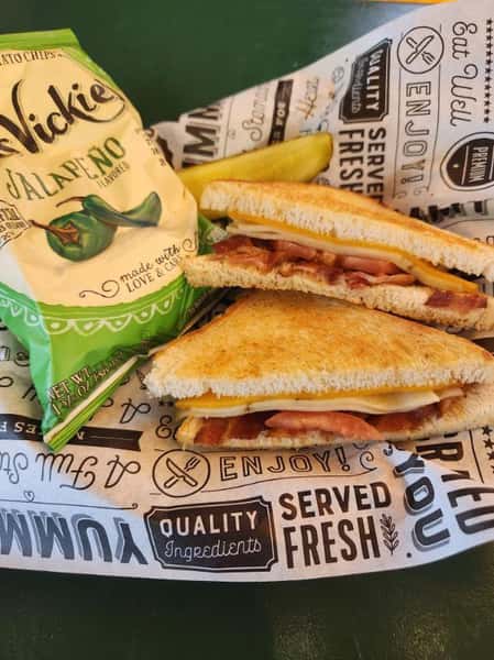 Bacon & Tomato Grilled Cheese Meal