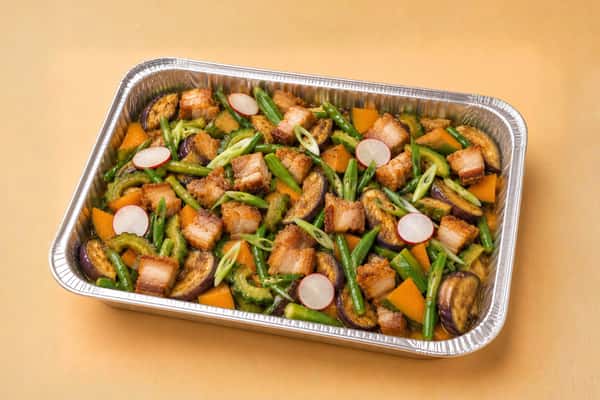 Pakbet con lechon