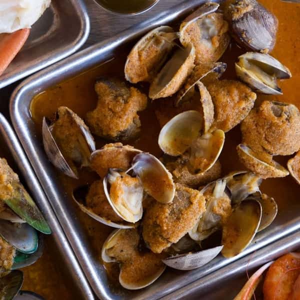 Crab Hut Seafood Restaurant in CA