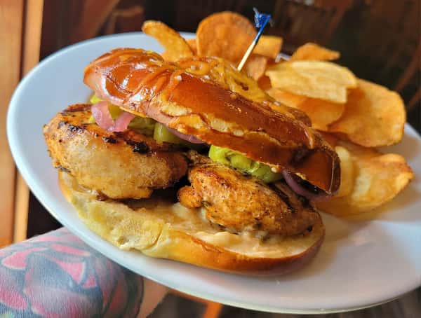 sandwich & chips