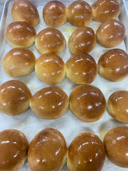 Yeast Rolls, Dozen, with honey butter (on the side)
