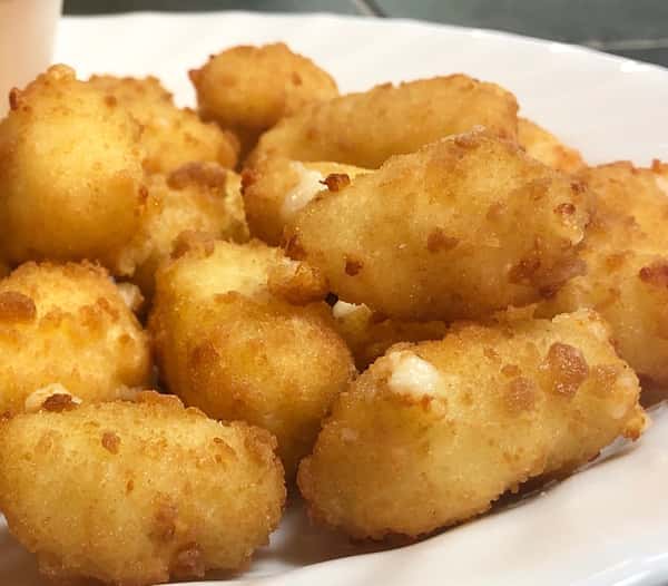 Fried Cheddar Cheese Bites