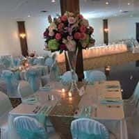 Floral Wedding centerpiece in the middle of the table