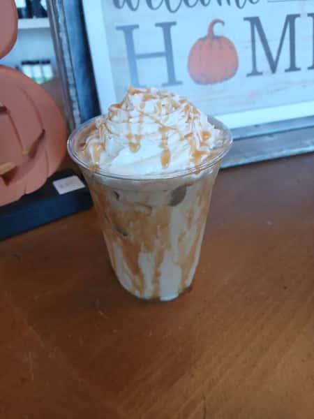 Caramel, hazelnut and toasted marshmallow syrup topped with caramel drizzle!