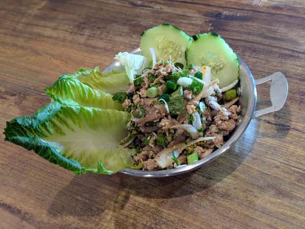 Larb (Moo / Gai)