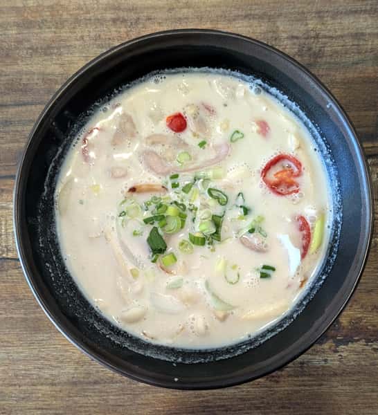 Tom Kha