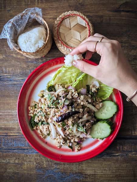 Larb (Moo / Gai)