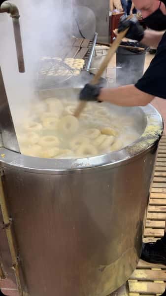 Kettle boiled. Fresh baked #BagelBoss