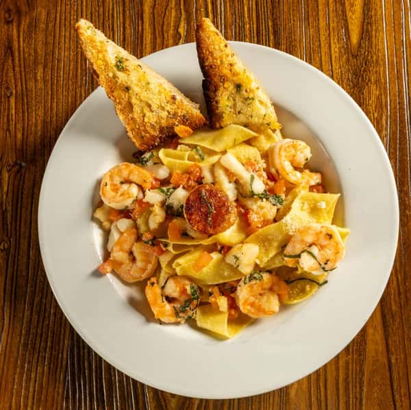 SEAFOOD PASTA