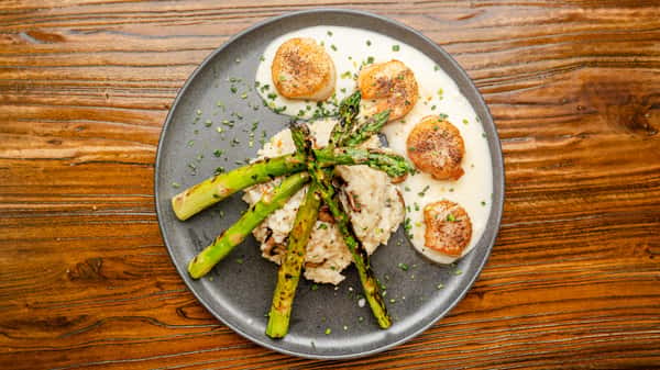 SEARED DAYBOAT SCALLOP ENTREE