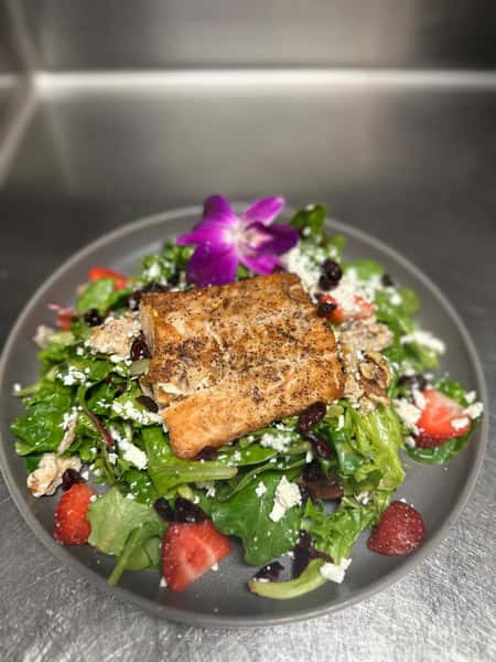 GRILLED SALMON SALAD