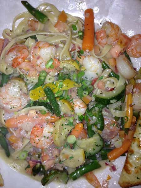 pasta with vegetables and shrimp