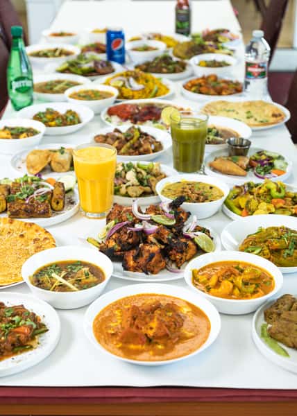 halal food on table