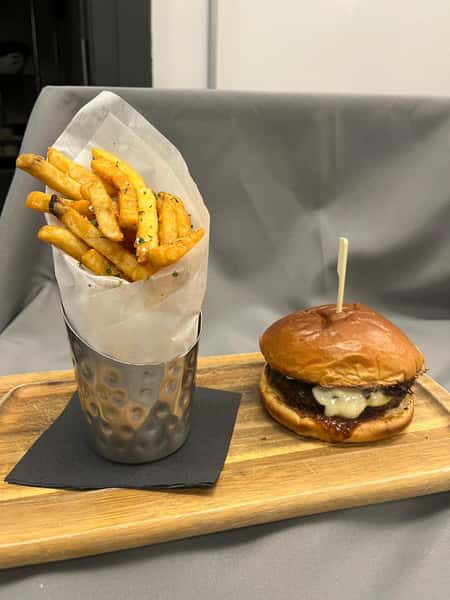 Smoked Gouda Cheeseburger