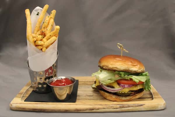 *Classic Cheeseburger