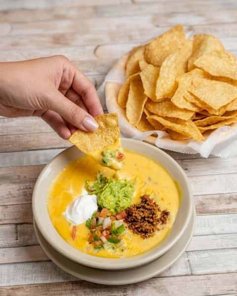 Happy Hour starts at 3 PM. Tex-Mex bites and bar specials Monday through Saturday until 6 PM. You've earned this. š„š®
Check it out.
#ModernoHouston #HappyHourHouston #TexMexVibes