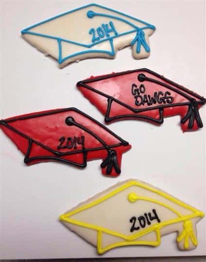 Cookies with graduation hat design