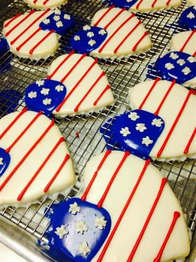 Covered heart cookies with the decoration of the USA flag