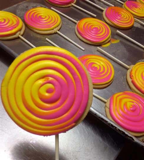 Yellow and pink Cookie pops