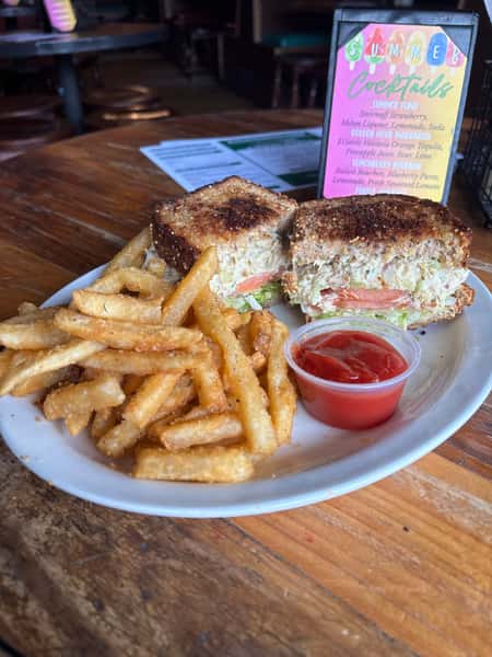 Liz's Tuna Salad Sammy *Limited Time Only*