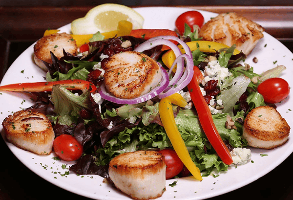 blackened scallop salad