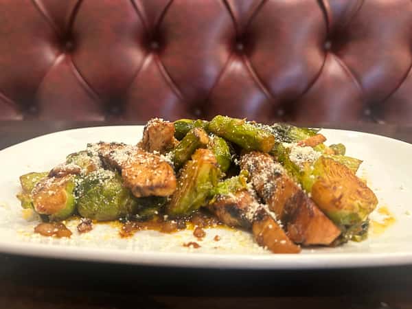 Ms. Shannon's Chicken & Brussels with Asparagus