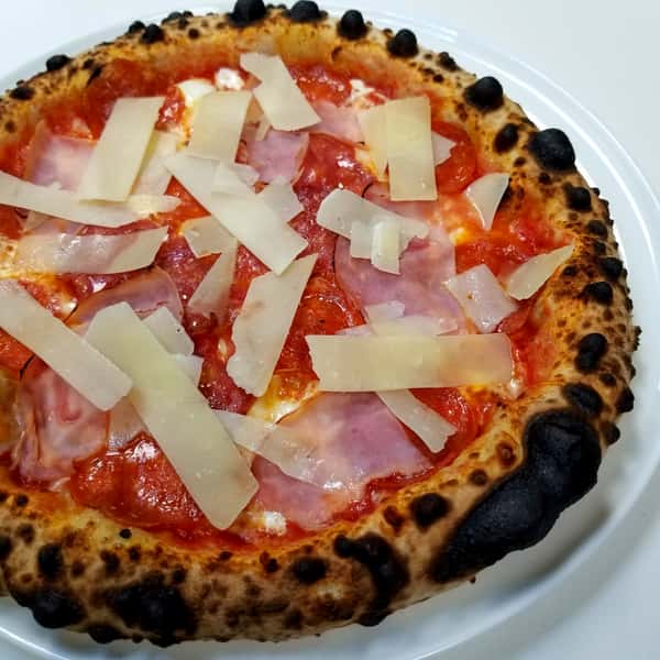 Carne Trio pizza