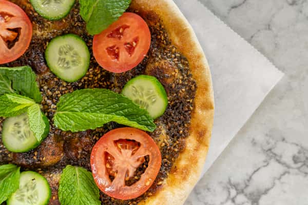manakeesh zaatar with veggies