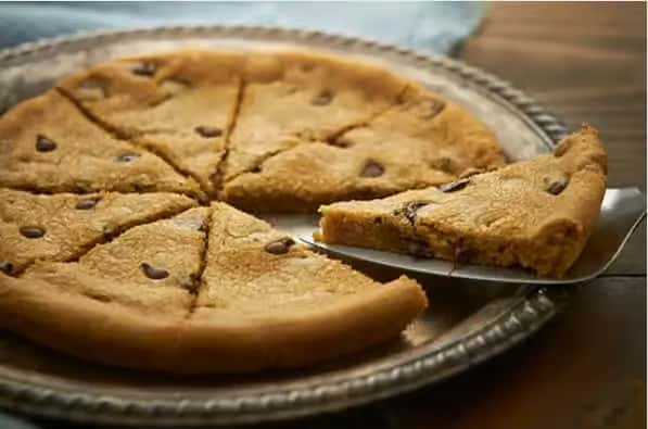 Chocolate Cookie Pizza