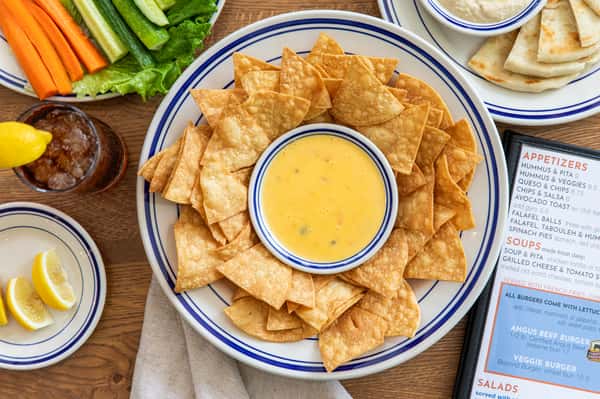 Chips & Queso