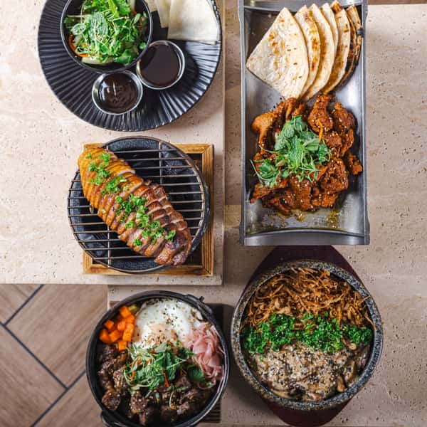 Group shot of Moderne Entrees