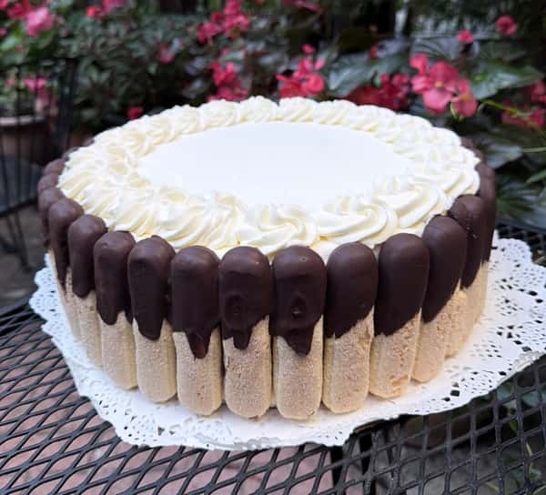 Tiramisu Cake