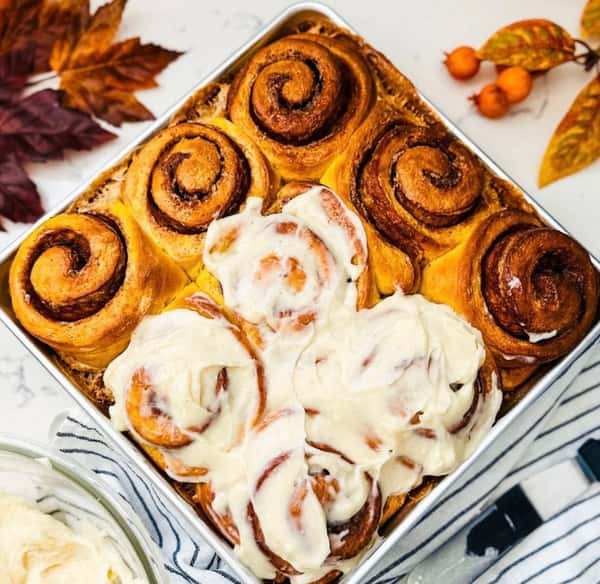 Pumpkin Cinnamon Roll Tray