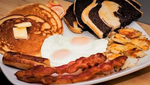 Bacon, eggs and toast