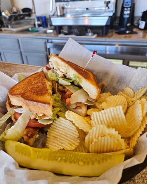 sandwich & chips