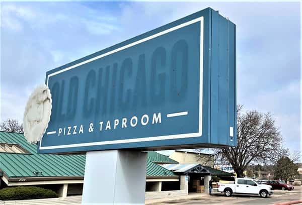 An Old Chicago Pizza & Taproom restaurant has closed at Academy Boulevard and Austin Bluffs Parkway in Colorado Springs after nearly 30 years at the location.