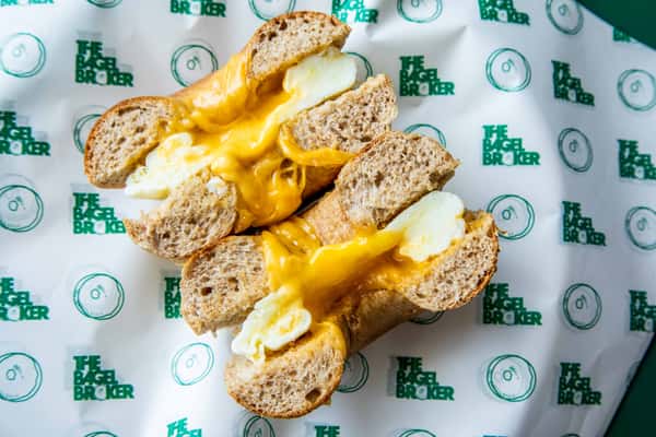 BAGEL WITH EGG WHITES AND CHEESE