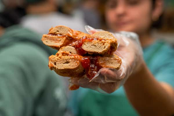 BAGEL W BUTTER AND JELLY