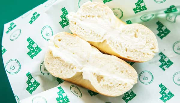 BAGEL W PLAIN CREAM CHEESE