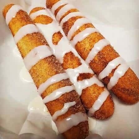 Cinnamon Sticks (Four with One Icing Cup)